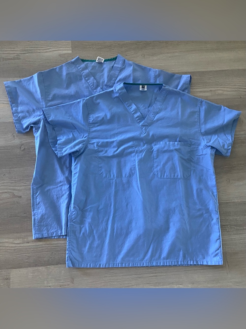 Medline AngelStat Unisex Reversible V-Neck Scrub Top Ceil/Light Blue Setof 2 M